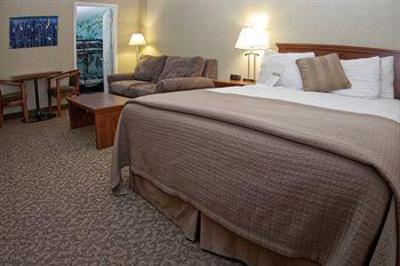 фото отеля Royal Oak Inn & Suites Brandon City