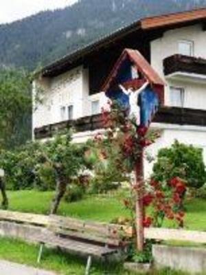 фото отеля Greif Guesthouse Weissenbach am Lech