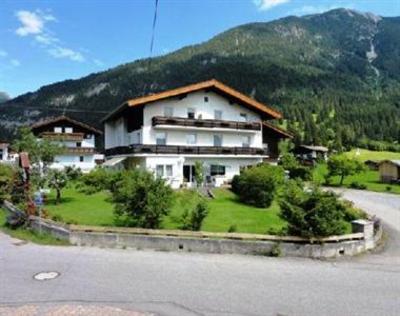 фото отеля Greif Guesthouse Weissenbach am Lech