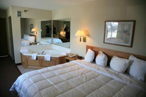 фото отеля New Victorian Inn & Suites