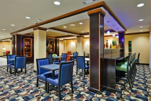 фото отеля Holiday Inn Express Atmore