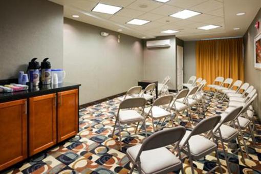 фото отеля Holiday Inn Express Atmore