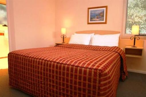 фото отеля Elphin Villas - Motel, Serviced Apartments & Villas