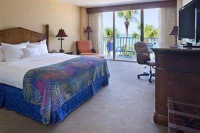 фото отеля Doubletree Beach Resort Tampa Bay / North Redington Beach