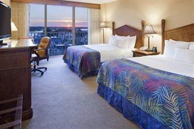 фото отеля Doubletree Beach Resort Tampa Bay / North Redington Beach