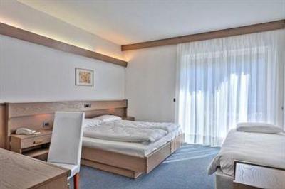 фото отеля Hotel Ideal Nago-Torbole