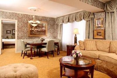фото отеля The Brown Hotel
