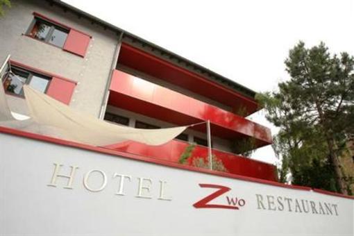 фото отеля Zwo Hotel And Restaurant
