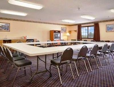 фото отеля Days Inn & Suites Grinnell
