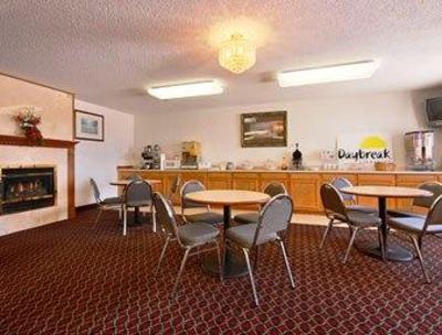 фото отеля Days Inn & Suites Grinnell