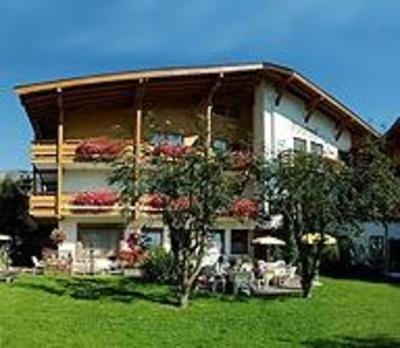 фото отеля Hotel Tirolerhof St. Johann in Tirol
