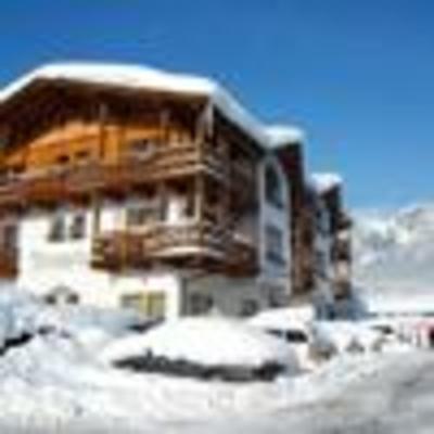 фото отеля Hotel Tirolerhof St. Johann in Tirol