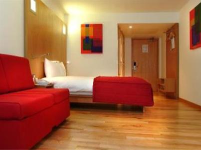 фото отеля Ramada Encore Milton Keynes