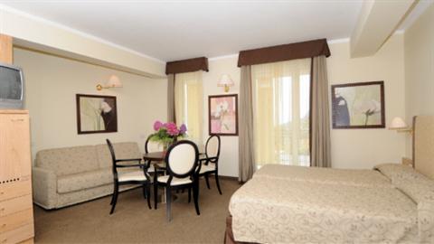фото отеля Hotel Cristina Limone sul Garda