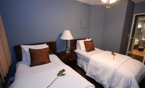 фото отеля Rosellen Suites At Stanley Park