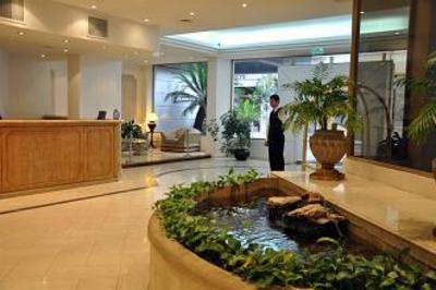 фото отеля Cambremon Hotel