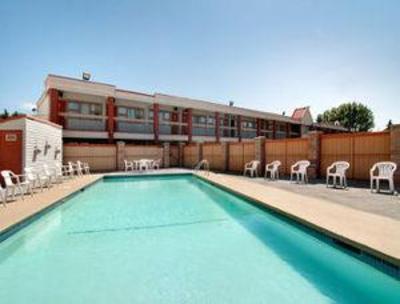 фото отеля Calgary North Thriftlodge