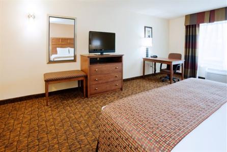 фото отеля Holiday Inn Express Hotel & Suites Mount Airy South