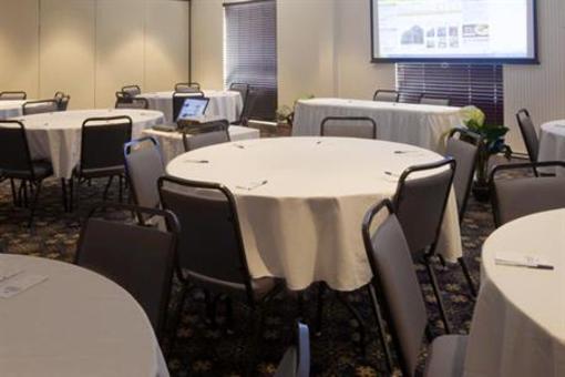 фото отеля Holiday Inn Express Hotel & Suites Capitol Beltway Largo (Maryland)