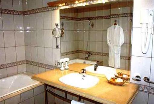 фото отеля Ural Hotel Yekaterinburg