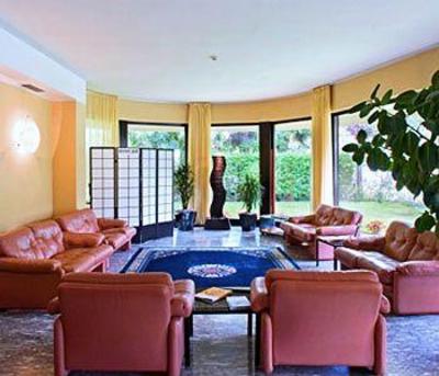 фото отеля Holiday Hotel Nago-Torbole