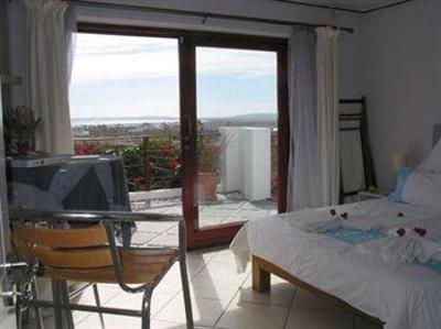 фото отеля Farr Out Guest House Paternoster