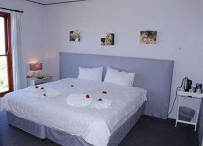 фото отеля Farr Out Guest House Paternoster