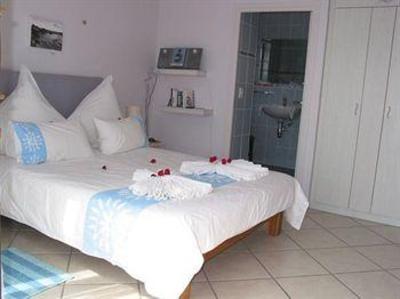 фото отеля Farr Out Guest House Paternoster