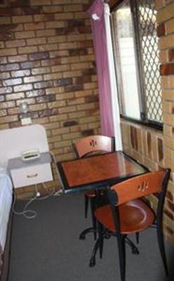 фото отеля Ruthven Street Motor Inn