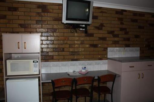 фото отеля Ruthven Street Motor Inn