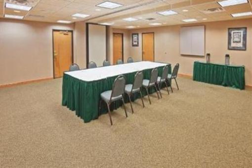 фото отеля Quality Inn and Suites Addison (Texas)