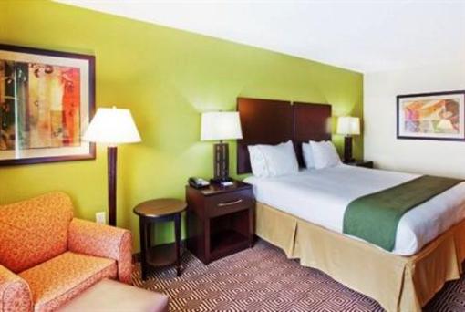 фото отеля Holiday Inn Express & Suites Rome-East