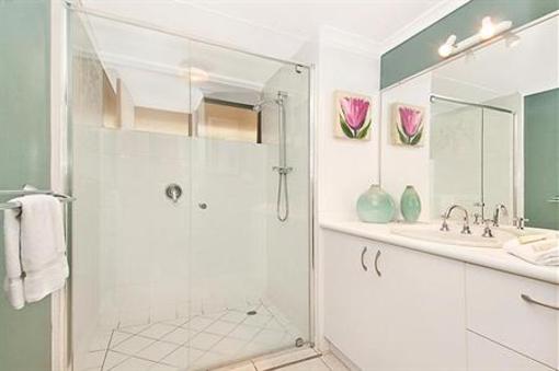фото отеля Saks on Hastings Holiday Apartments Noosa