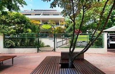 фото отеля Saks on Hastings Holiday Apartments Noosa
