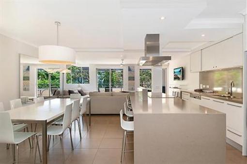 фото отеля Saks on Hastings Holiday Apartments Noosa