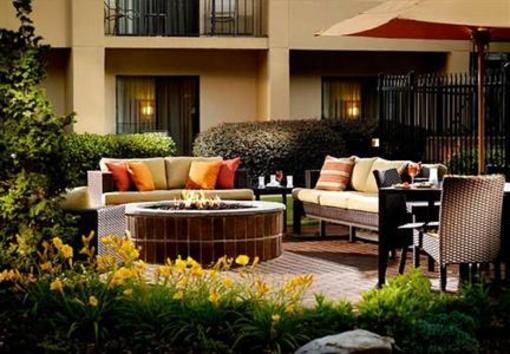 фото отеля Courtyard Atlanta Perimeter Center