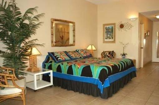 фото отеля Lahaina Shores Beach Resort