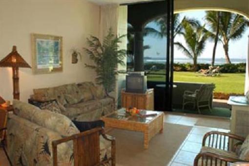 фото отеля Lahaina Shores Beach Resort