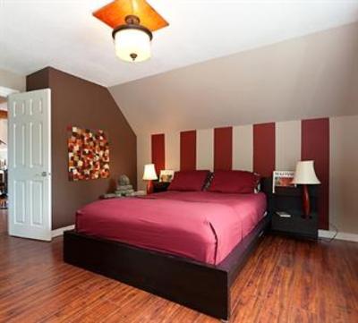 фото отеля Commercial Drive Accommodations