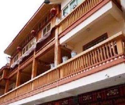 фото отеля Yijia Youth Inn Jiuzhaigou Branch 1