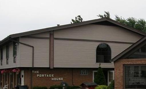 фото отеля Portage House Motel