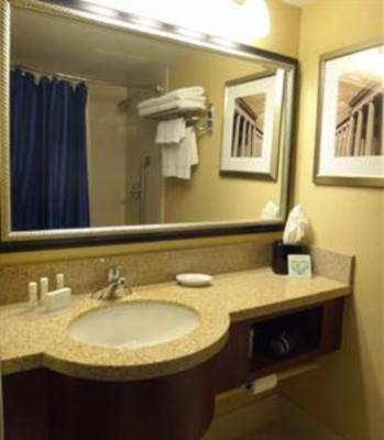 фото отеля Courtyard by Marriott Boston Cambridge
