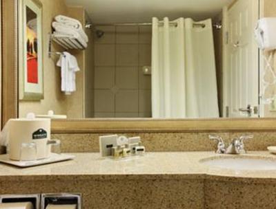 фото отеля Wingate By Wyndham Tampa USF Busch Gardens