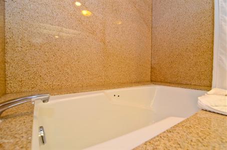 фото отеля BEST WESTERN Newport Mesa Inn