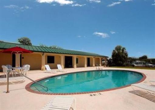 фото отеля Econo Lodge Waycross