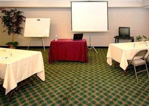 фото отеля Comfort Inn & Suites Fortuna
