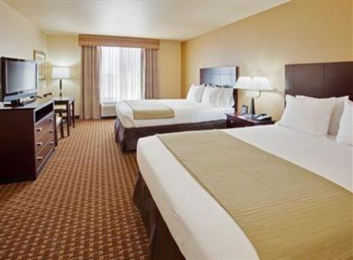 фото отеля Holiday Inn Express Dinuba West