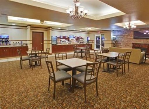 фото отеля Holiday Inn Express Dinuba West
