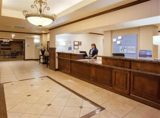 фото отеля Holiday Inn Express Dinuba West