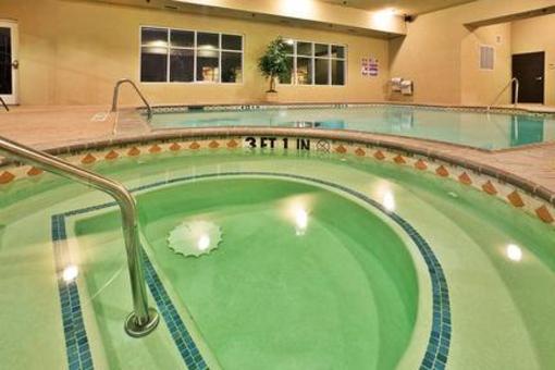 фото отеля Holiday Inn Express Hotel & Suites Denison North
